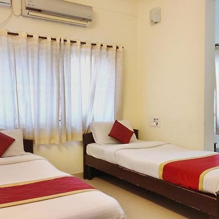 Super Oyo Capital O Premium Hotel Victoria Heights Near Sri Someshwara Swami Temple Bangalore Buitenkant foto