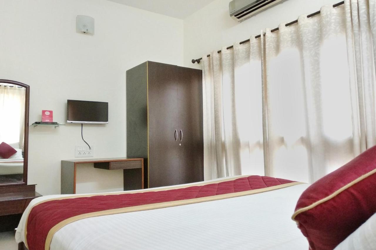 Super Oyo Capital O Premium Hotel Victoria Heights Near Sri Someshwara Swami Temple Bangalore Buitenkant foto