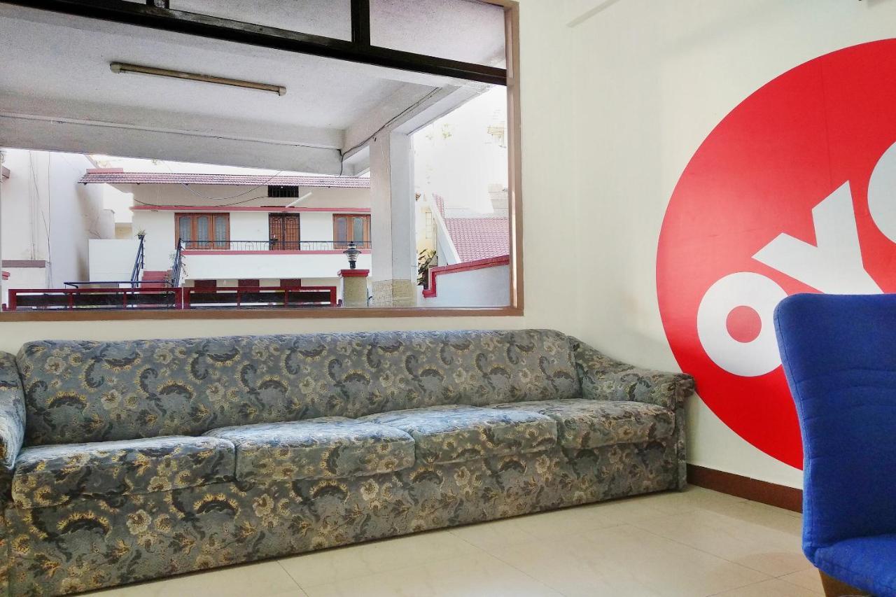 Super Oyo Capital O Premium Hotel Victoria Heights Near Sri Someshwara Swami Temple Bangalore Buitenkant foto