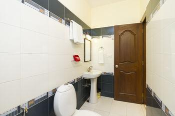 Super Oyo Capital O Premium Hotel Victoria Heights Near Sri Someshwara Swami Temple Bangalore Buitenkant foto