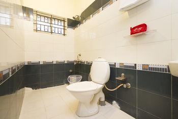 Super Oyo Capital O Premium Hotel Victoria Heights Near Sri Someshwara Swami Temple Bangalore Buitenkant foto