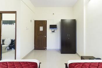Super Oyo Capital O Premium Hotel Victoria Heights Near Sri Someshwara Swami Temple Bangalore Buitenkant foto